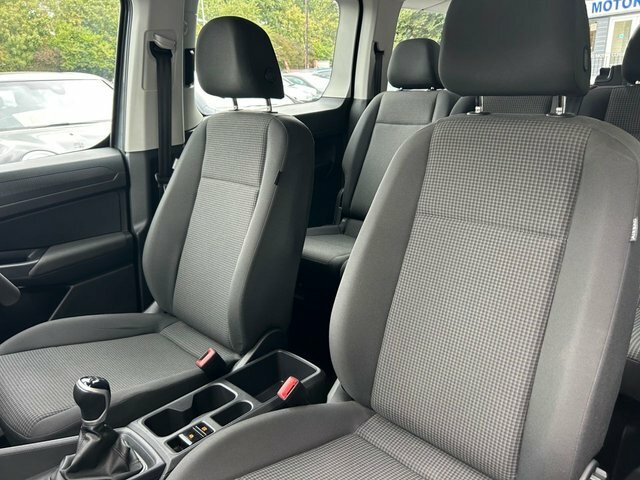 Volkswagen Caddy Maxi Volkswagen Caddy California Maxi 102 Ps 2.0 Tdi 6S Silver #19