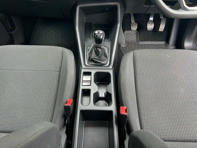Volkswagen Caddy Maxi Volkswagen Caddy California Maxi 102 Ps 2.0 Tdi 6S Silver #42