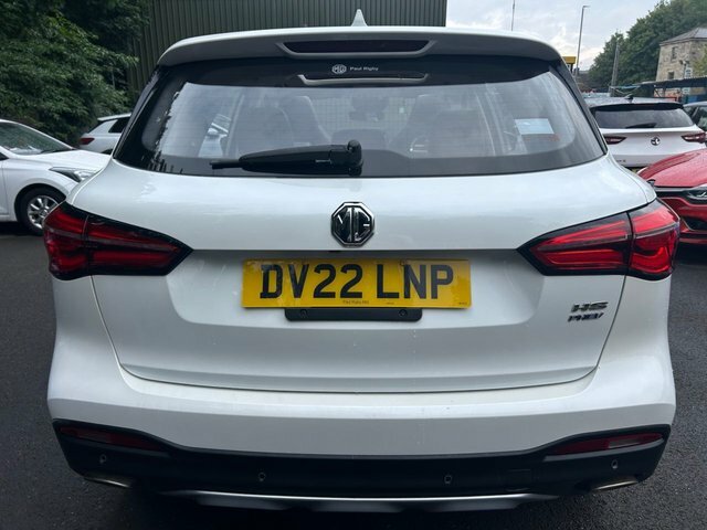 MG HS Suv White #5