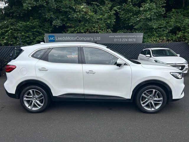 MG HS Suv White #2