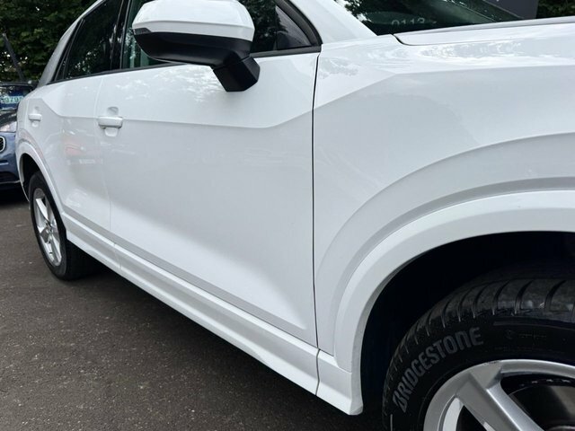 Audi Q2 Suv White #2