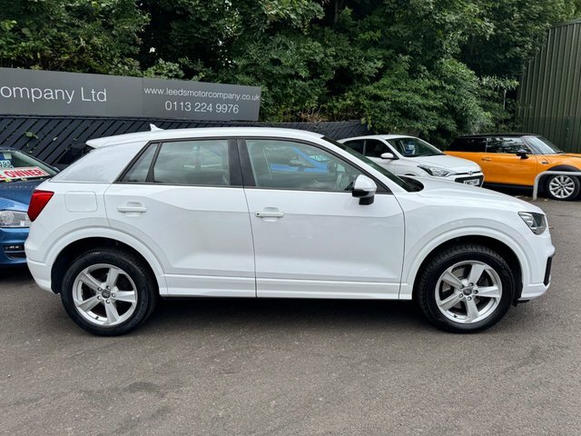 Audi Q2 Suv White #4