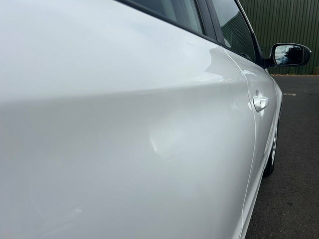 Hyundai I20 Hatchback White #4