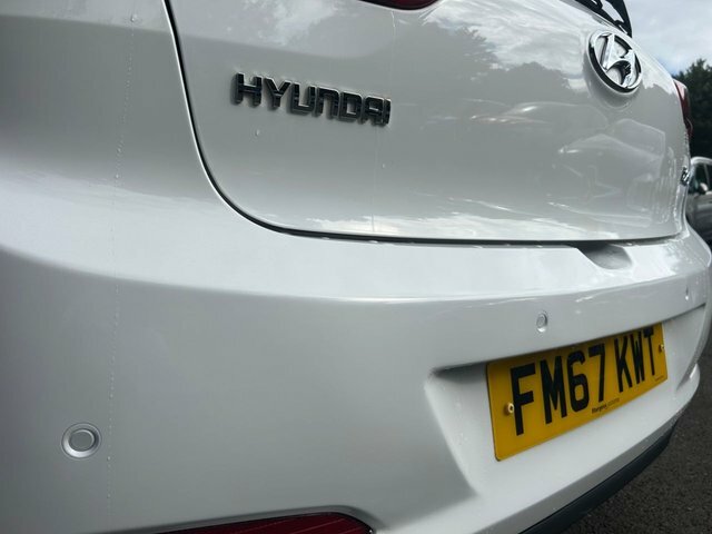 Hyundai I20 Hatchback White #6