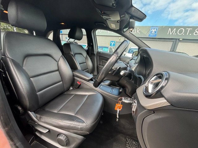 Mercedes-Benz B Class 1.8 B200 Cdi Blueefficiency Sport 136 Bhp Red #31