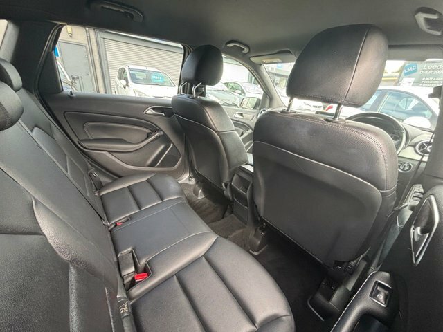 Mercedes-Benz B Class 1.8 B200 Cdi Blueefficiency Sport 136 Bhp Red #29