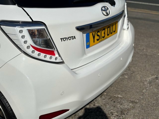Toyota Yaris 1.5 Vvt-h Icon Plus White #16
