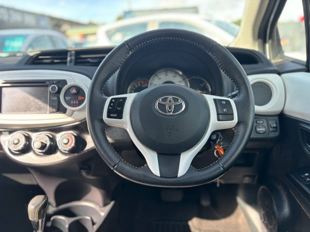 Toyota Yaris 1.5 Vvt-h Icon Plus White #41