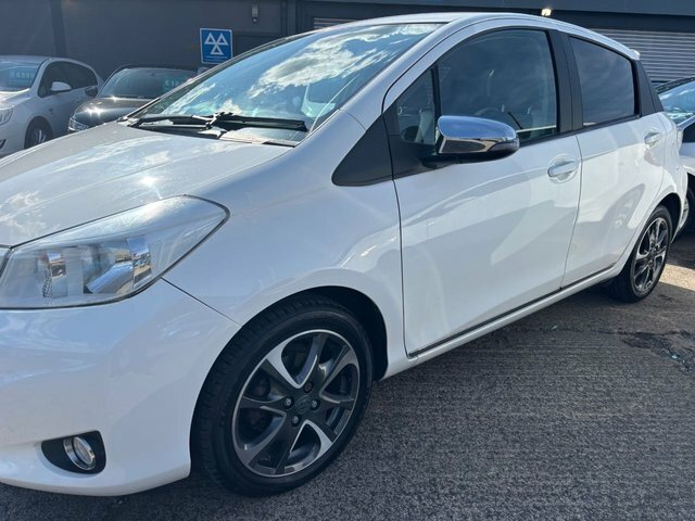 Toyota Yaris 1.5 Vvt-h Icon Plus White #9