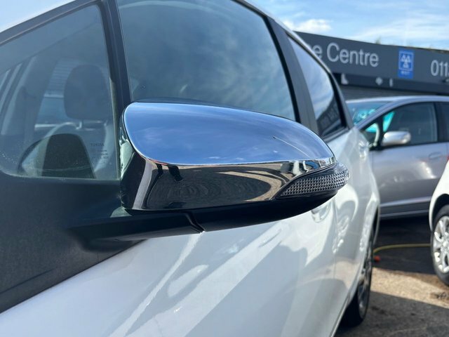 Toyota Yaris 1.5 Vvt-h Icon Plus White #10