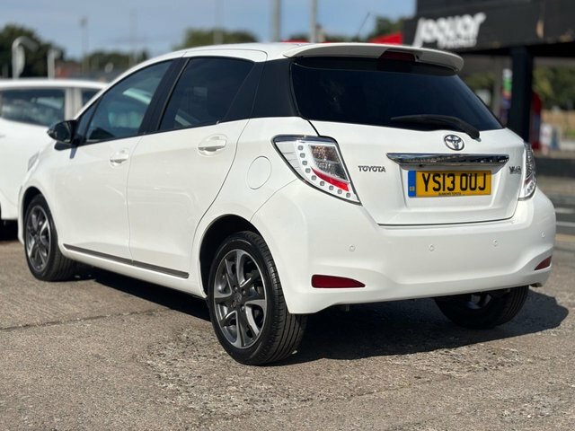 Toyota Yaris 1.5 Vvt-h Icon Plus White #12
