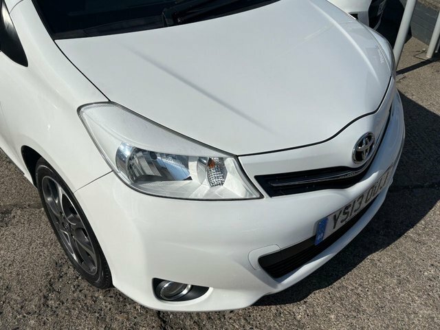Toyota Yaris 1.5 Vvt-h Icon Plus White #4