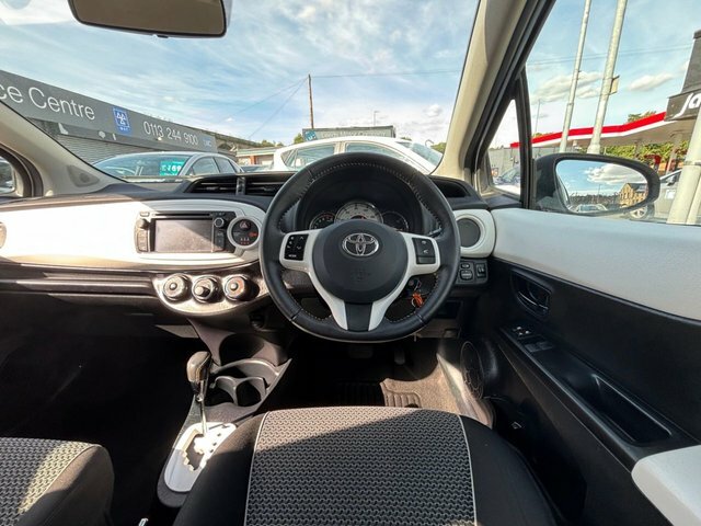 Toyota Yaris 1.5 Vvt-h Icon Plus White #40