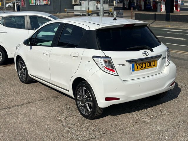 Toyota Yaris 1.5 Vvt-h Icon Plus White #13