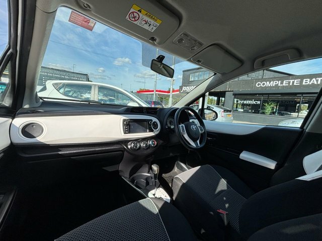 Toyota Yaris 1.5 Vvt-h Icon Plus White #38
