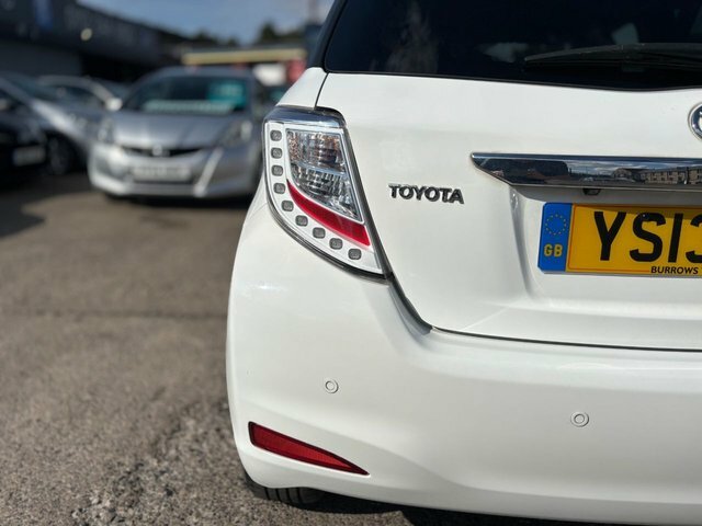 Toyota Yaris 1.5 Vvt-h Icon Plus White #14