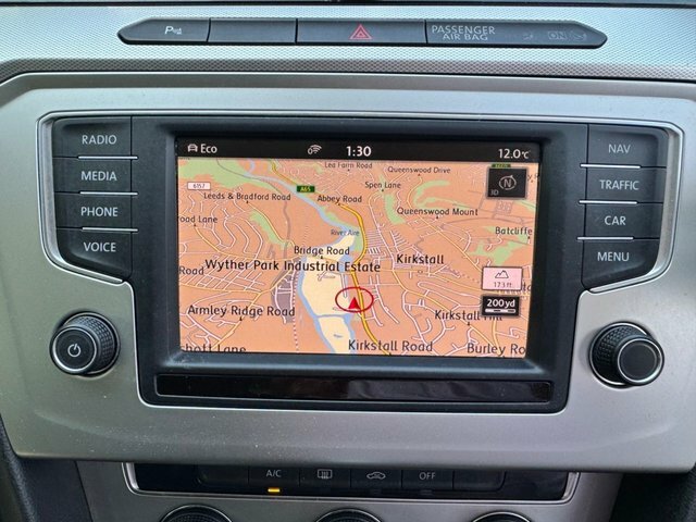 Volkswagen Passat Saloon 1.6 Tdi Bluemotion Tech Se Business Dsg Eur Black #34