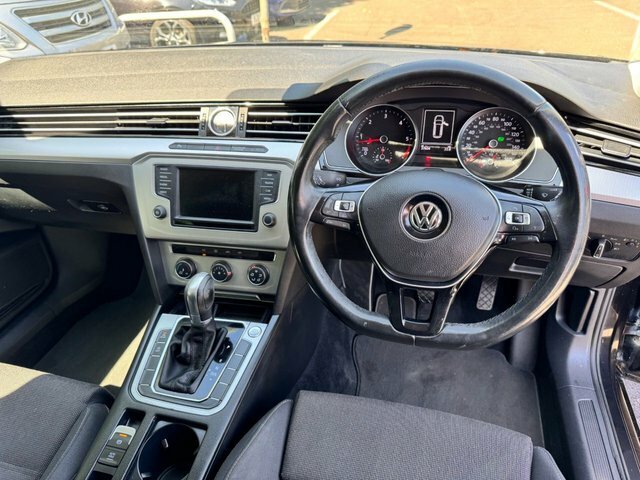 Volkswagen Passat Saloon 1.6 Tdi Bluemotion Tech Se Business Dsg Eur Black #29