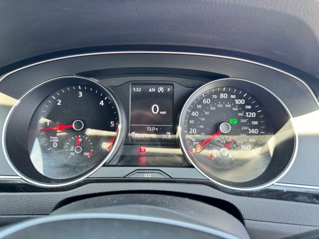 Volkswagen Passat Saloon 1.6 Tdi Bluemotion Tech Se Business Dsg Eur Black #46
