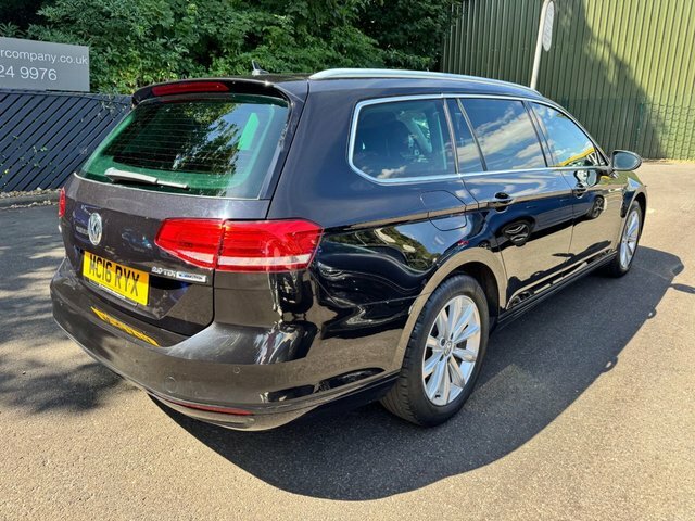 Volkswagen Passat Estate Black #4