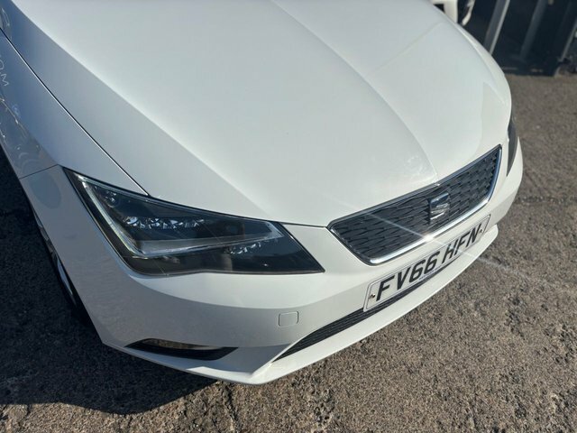 Seat Leon Estate White #4