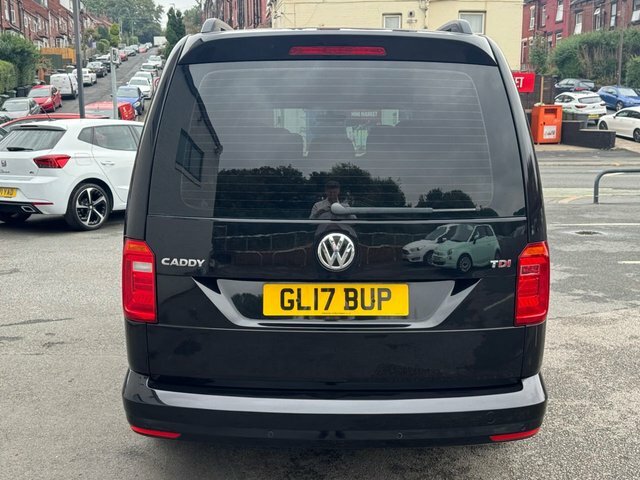 Volkswagen Caddy Maxi Life Mpv Black #4