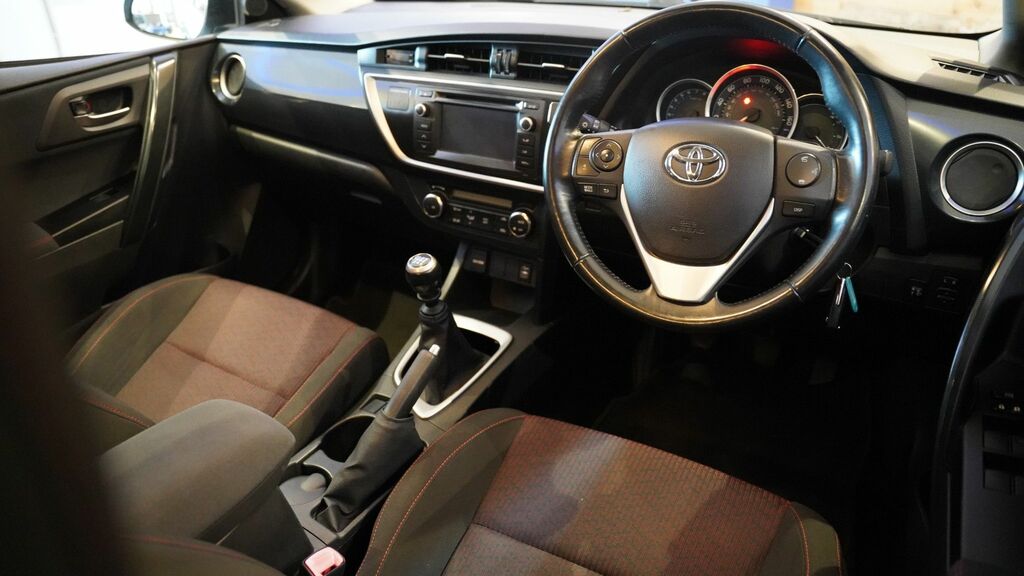Toyota Auris 2013 1.6 V-matic Sport Hatchback Blue #6