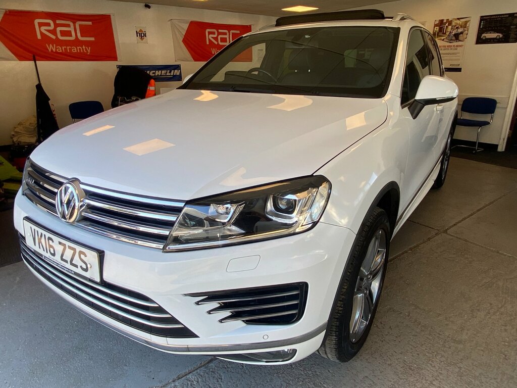 Volkswagen Touareg 3.0 Tdi V6 Bluemotion Tech R-line Suv T White #2