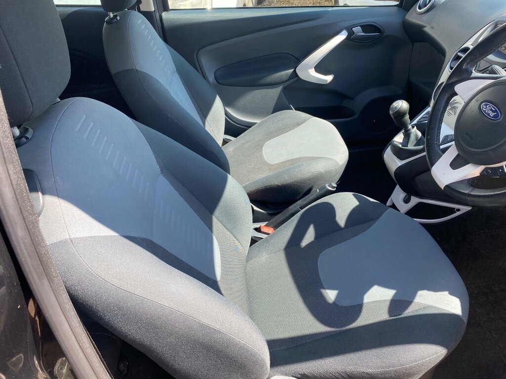 Ford KA Metal 30 Taxclean Mot2 White #11