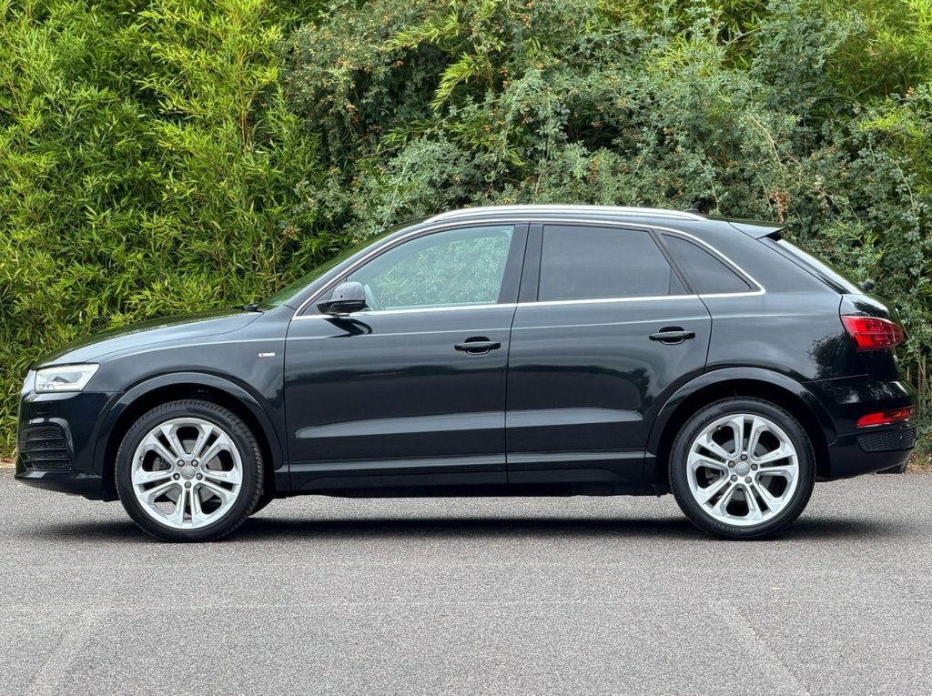 Audi Q3 2L S Line Plus Black #4