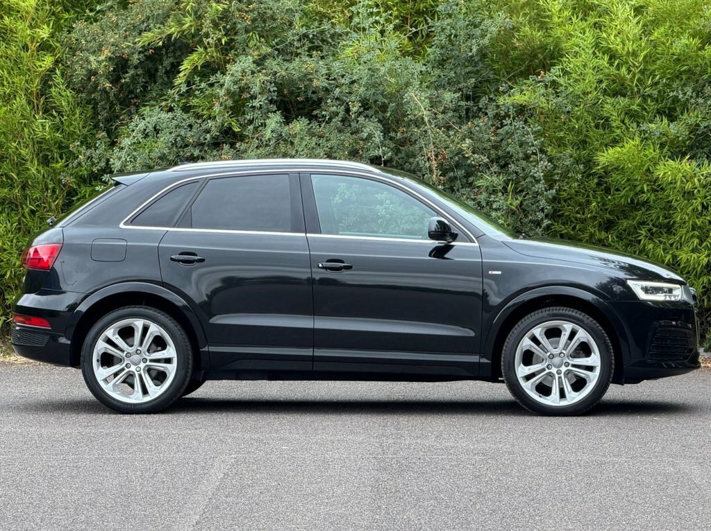 Audi Q3 2L S Line Plus Black #3