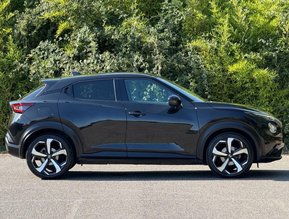 Nissan Juke 1L Tekna EY69WUP Black #3
