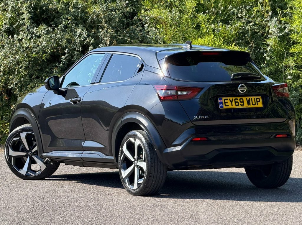 Nissan Juke 1L Tekna EY69WUP Black #2