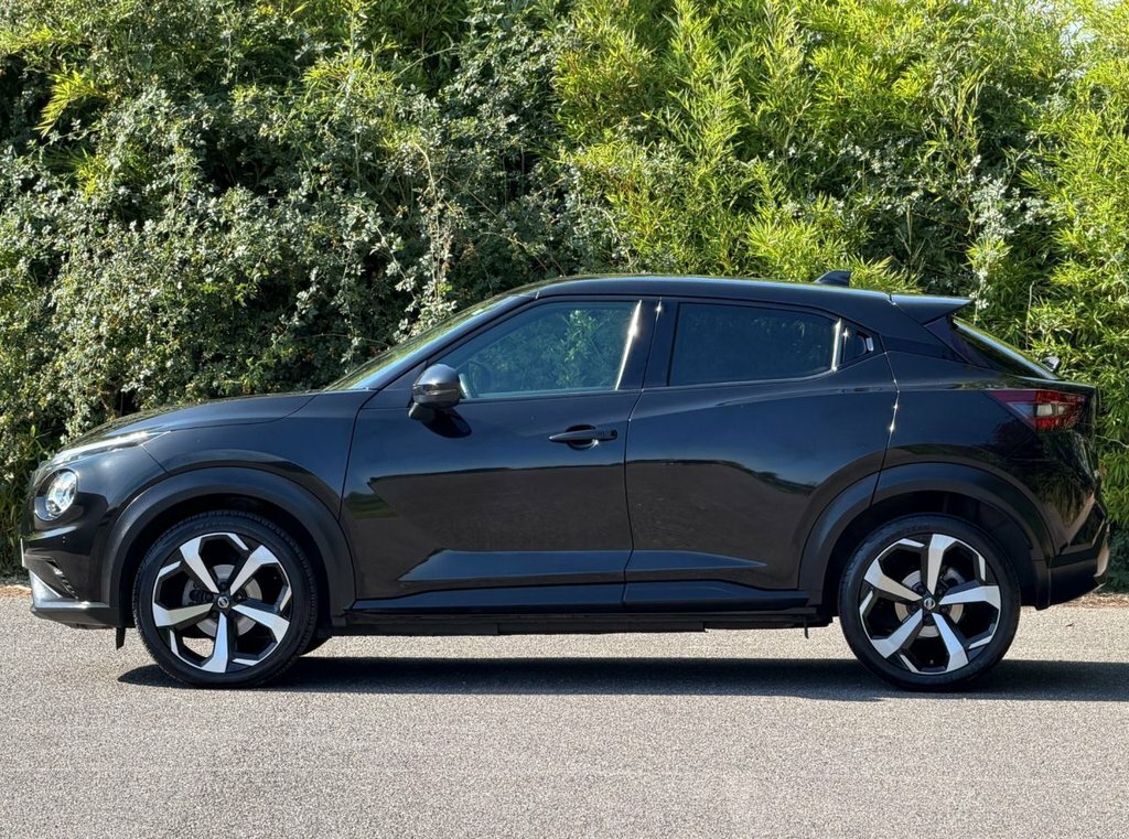 Nissan Juke 1L Tekna EY69WUP Black #4