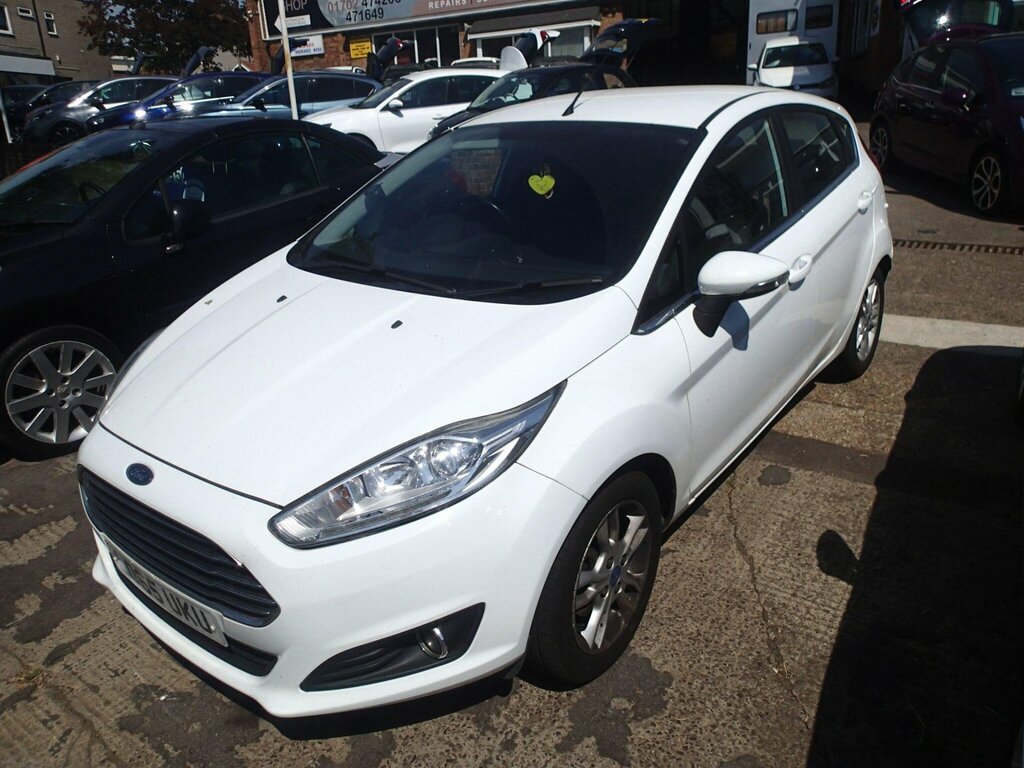 Ford Fiesta 1.0T Ecoboost Zetec Euro 6 Ss White