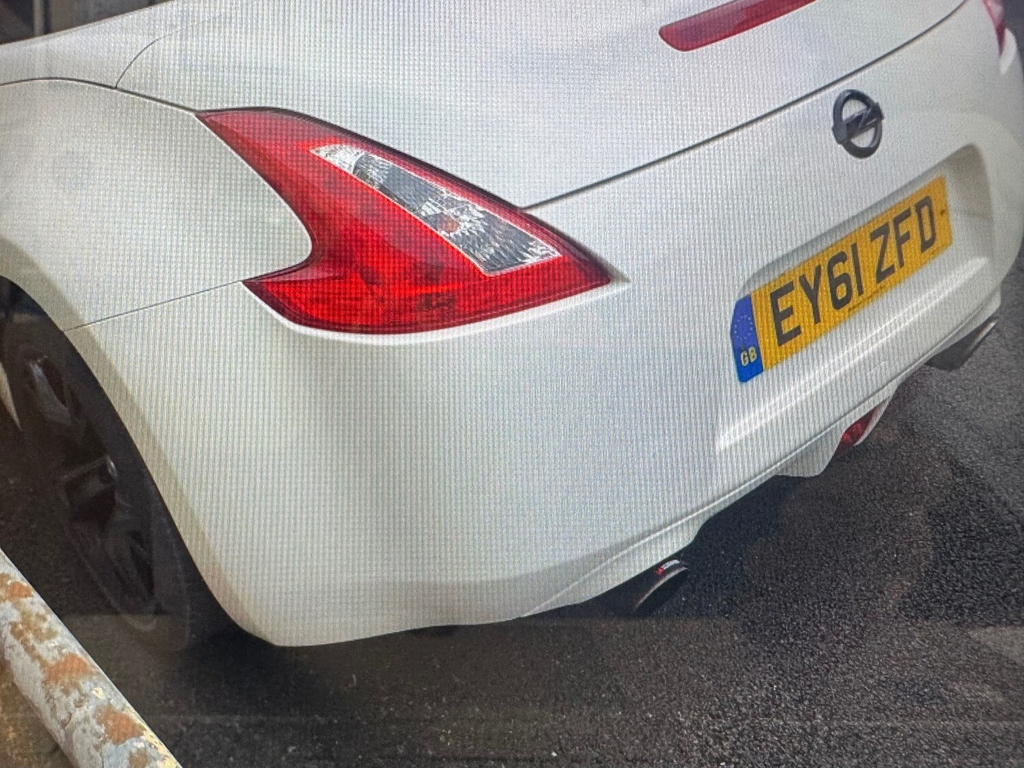 Nissan 370Z 370 Z 3.7 V6 Gt White #4