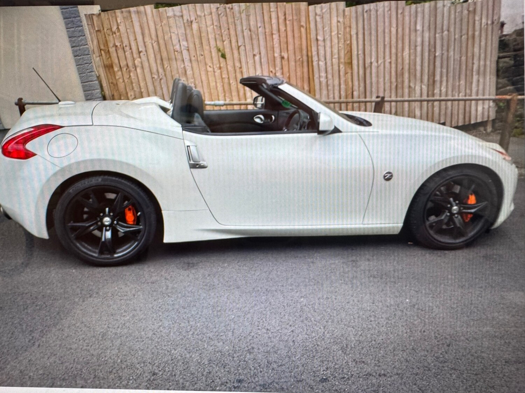 Nissan 370Z 370 Z 3.7 V6 Gt White #2
