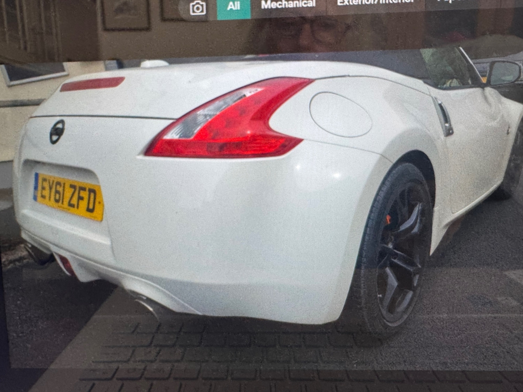 Nissan 370Z 370 Z 3.7 V6 Gt White #5