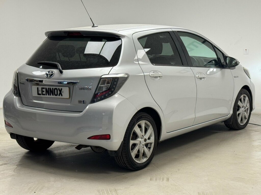 Toyota Yaris 1.5 Vvt-h T Spirit Cvt Euro 5 Silver #5
