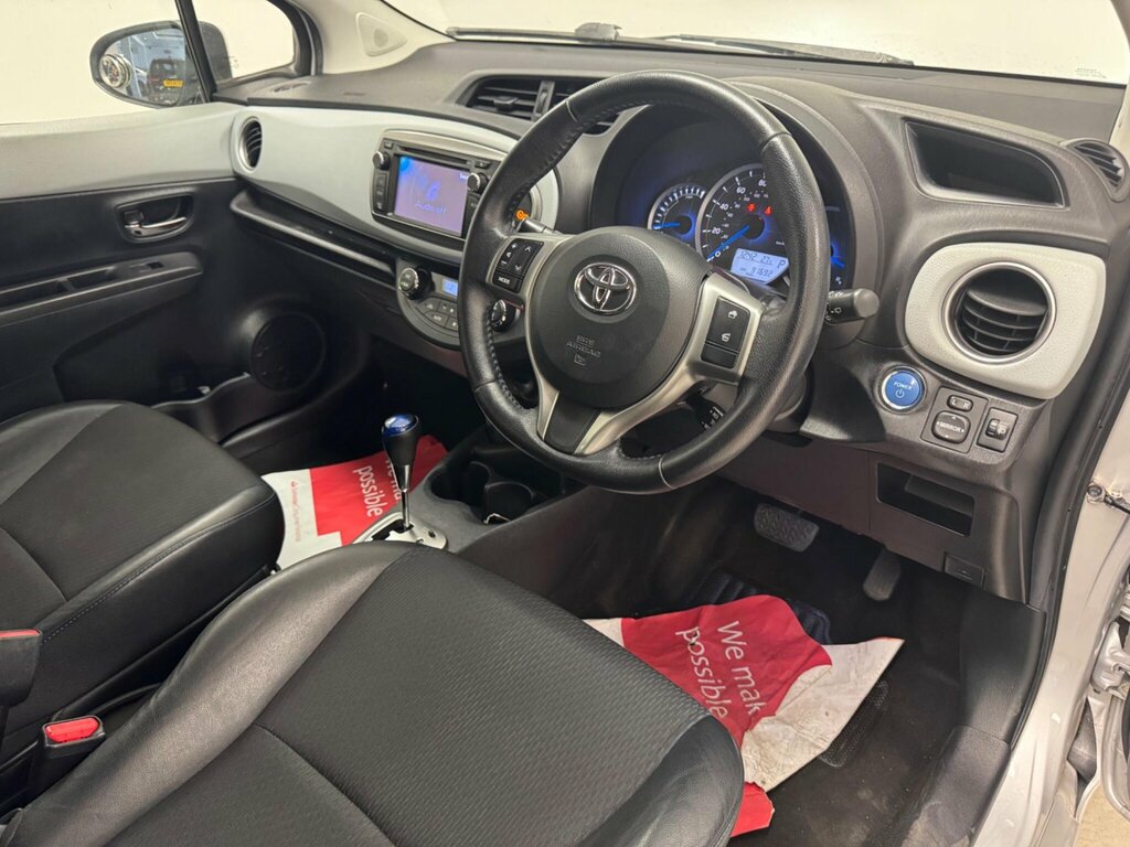 Toyota Yaris 1.5 Vvt-h T Spirit Cvt Euro 5 Silver #6