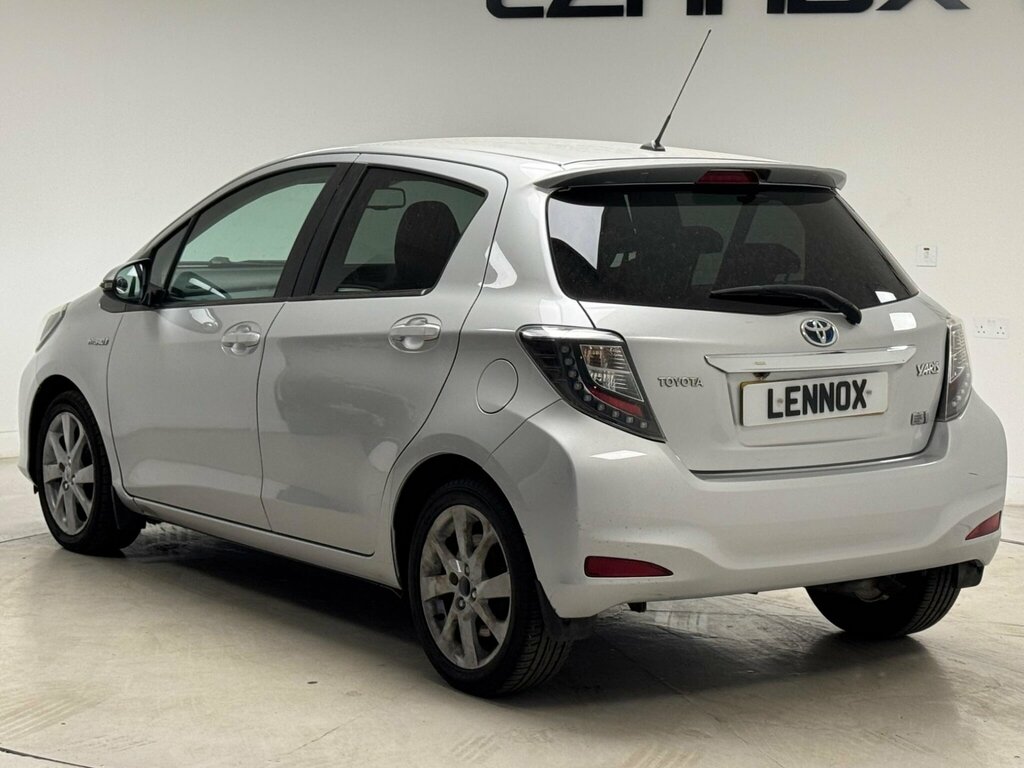 Toyota Yaris 1.5 Vvt-h T Spirit Cvt Euro 5 Silver #3