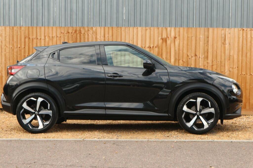 Nissan Juke Suv 1.0 Dig-t Tekna Dct Euro 6 Ss 202 VN71GXF Black #2