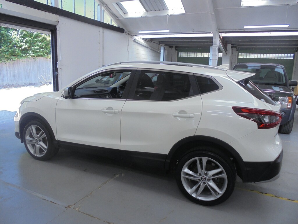 Nissan Qashqai 1.3 Dig-t N-motion All Round Cameras DM19FTJ White #5
