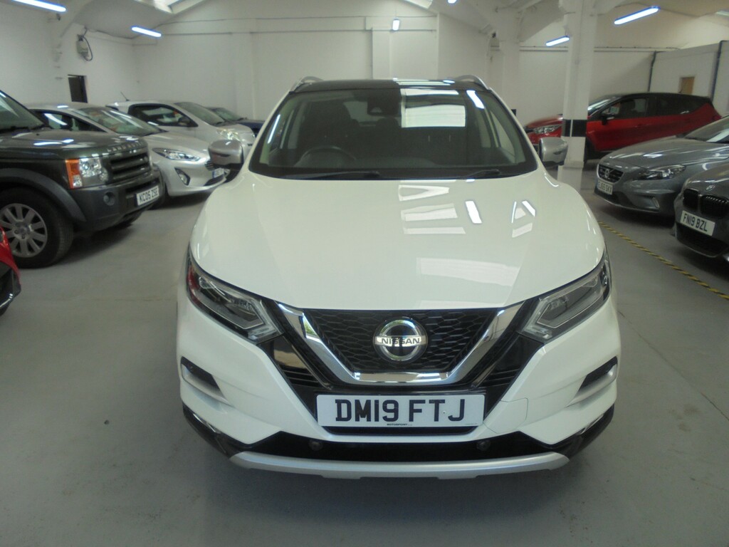 Nissan Qashqai 1.3 Dig-t N-motion All Round Cameras DM19FTJ White #3