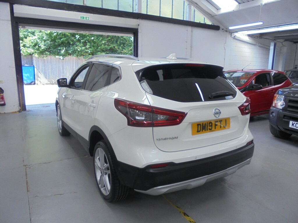 Nissan Qashqai 1.3 Dig-t N-motion All Round Cameras DM19FTJ White #6