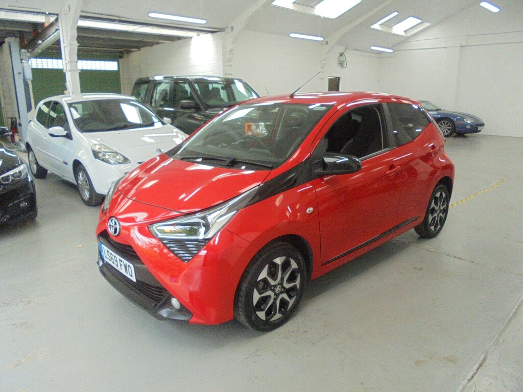 Toyota Aygo 1.0 Vvt-i X-trend LS69FWO Red #4