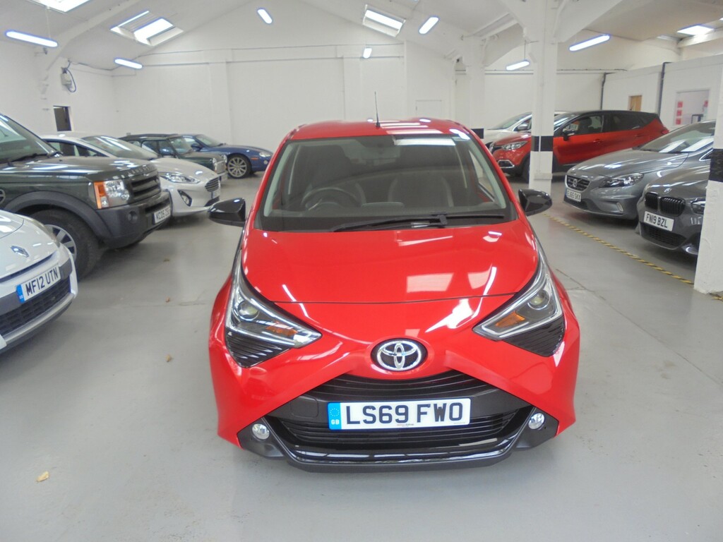 Toyota Aygo 1.0 Vvt-i X-trend LS69FWO Red #3