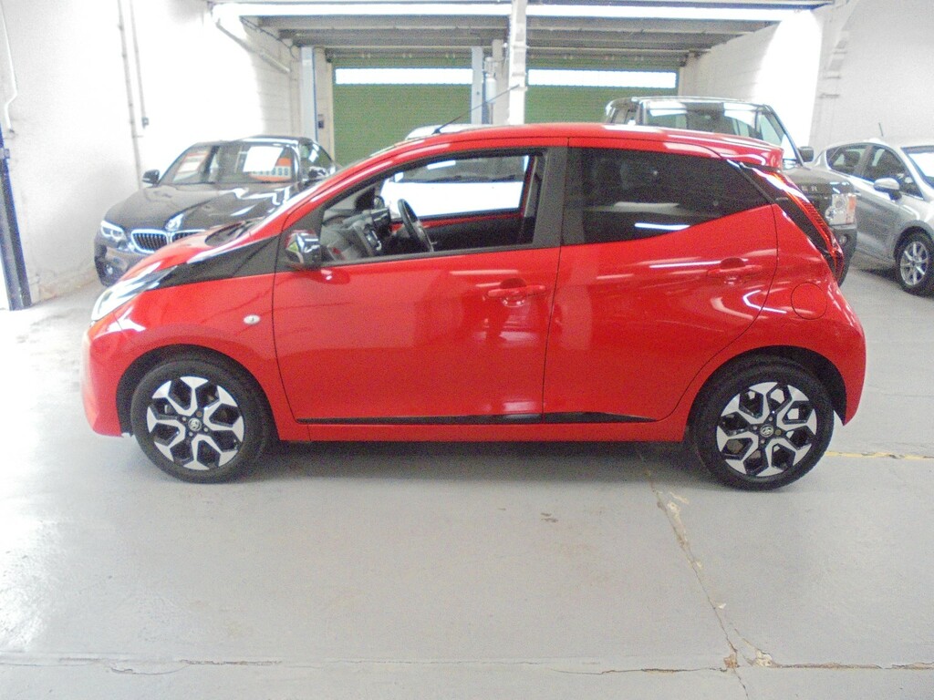 Toyota Aygo 1.0 Vvt-i X-trend LS69FWO Red #5