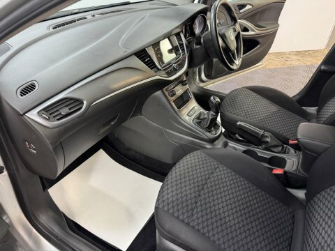Vauxhall Astra 1.2 Turbo Business Edition Nav Euro 6 Ss White #39