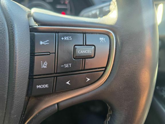 Lexus UX 300E 54.3Kwh Takumi Suv 204 Ps Silver #31